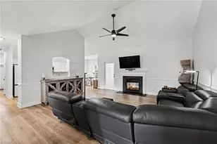 1207 Dogwood Ln, Archdale, NC 27263 - Photo 2