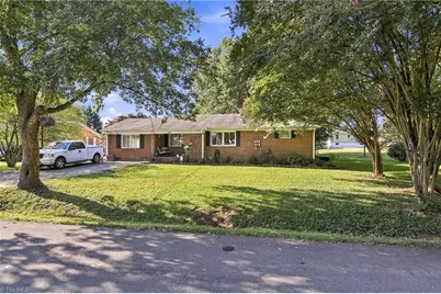 404 Poplar Circle, Yadkinville, NC 27055 - Photo 2
