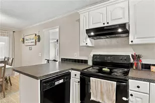 404 Poplar Cir, Yadkinville, NC 27055 - Photo 12