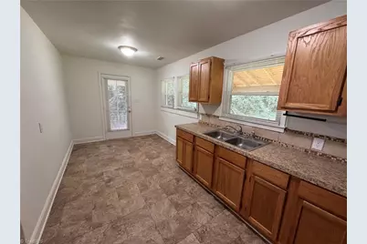 4865 Baux Mountain Road, Winston-Salem, NC 27105 - Photo 6