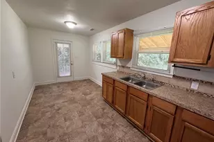 4865 Baux Mountain Rd, Winston-Salem, NC 27105 - Photo 6