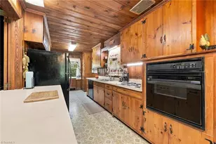 505 Paris St, Graham, NC 27253 - Photo 6