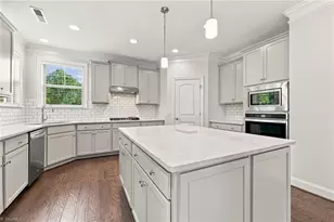7909 Hopkins Farm Dr, Browns Summit, NC 27214 - Photo 38
