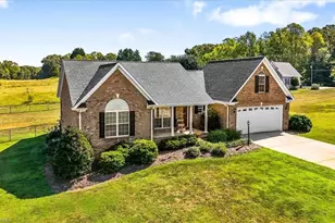 129 Club House Dr, Reidsville, NC 27320 - Photo 40