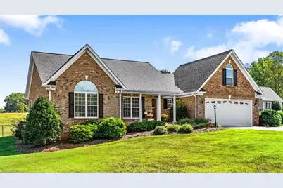 129 Club House Drive, Reidsville, NC 27320 - Photo 2