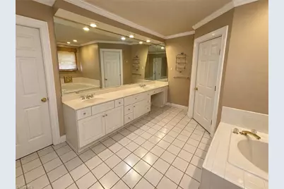 4711 Summit Avenue, Greensboro, NC 27405 - Photo 12