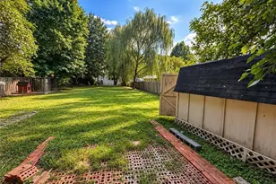 4711 Summit Ave, Greensboro, NC 27405 - Photo 22