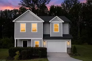 2608 Dallas Dr, Winston-Salem, NC 27107 - Photo 2