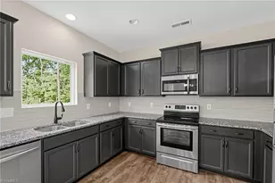 2608 Dallas Dr, Winston-Salem, NC 27107 - Photo 8