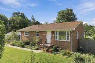 2112 Joyce Ct, Burlington, NC 27217 - Photo 2