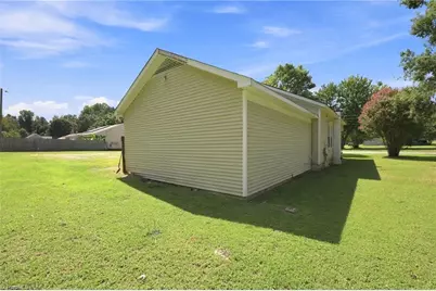 605 Meadow Street, Gibsonville, NC 27249 - Photo 28