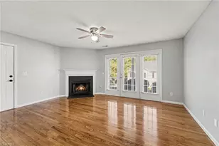 7137 Friendly Ave, Greensboro, NC 27410 - Photo 4