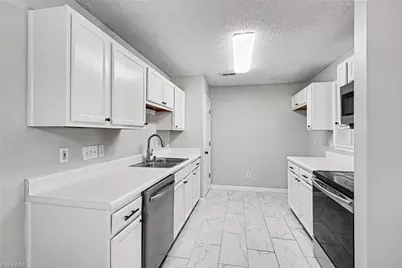 7137 Friendly Avenue #C, Greensboro, NC 27410 - Photo 8
