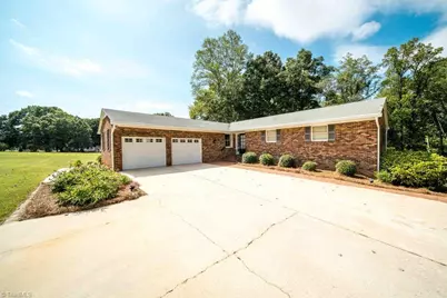 726 Walkertown Guthrie Road, Walkertown, NC 27101 - Photo 2