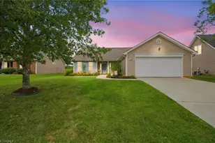2423 Pepperstone Dr, Graham, NC 27253 - Photo 2