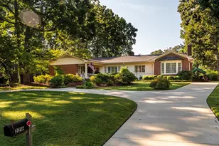 2216 Canterbury Dr, Burlington, NC 27215 - Photo 1