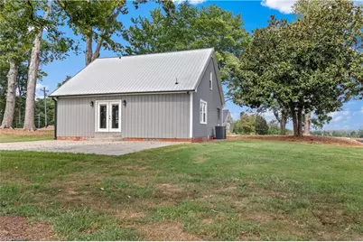 4752 W Old US Highway 421, Hamptonville, NC 27020 - Photo 30
