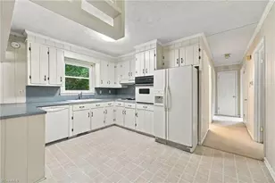 423 Bradley Rd, Winston-Salem, NC 27107 - Photo 10