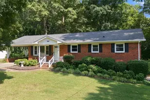 423 Bradley Rd, Winston-Salem, NC 27107 - Photo 2