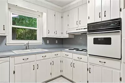 423 Bradley Road, Winston-Salem, NC 27107 - Photo 12
