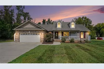 504 Evergreen Trail, Thomasville, NC 27360 - Photo 2