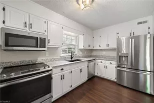 3959 Valley Ct, Winston-Salem, NC 27106 - Photo 6