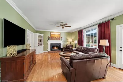 7901 Merrick Court, Greensboro, NC 27409 - Photo 8