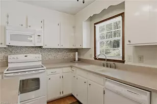 2200 Creekwood Dr, Greensboro, NC 27407 - Photo 10