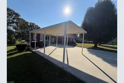 1516 W Fairfield Drive, Mount Airy, NC 27030 - Photo 2