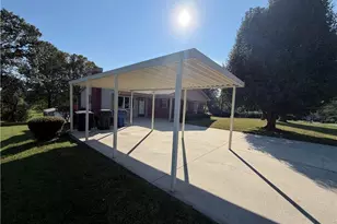 1516 W Fairfield Dr, Mount Airy, NC 27030 - Photo 2