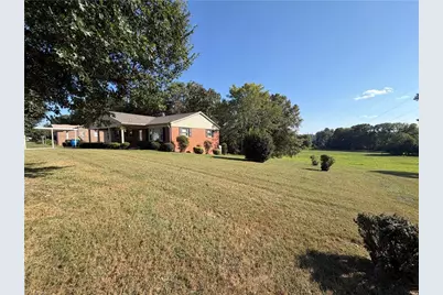 1516 W Fairfield Drive, Mount Airy, NC 27030 - Photo 4