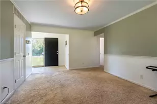 3006 Saxon Pl, Greensboro, NC 27406 - Photo 8