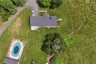 4285 W Pine St, Mount Airy, NC 27030 - Photo 6