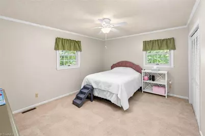 5 Windsor Circle, Thomasville, NC 27360 - Photo 12