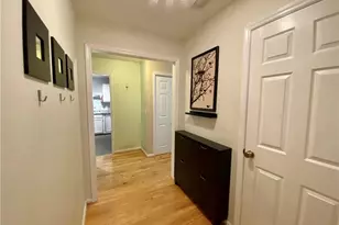 21 Meadowood Glen Way, Greensboro, NC 27409 - Photo 2
