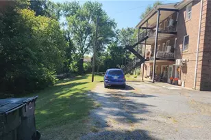 824 Summit St, Walnut Cove, NC 27052 - Photo 4
