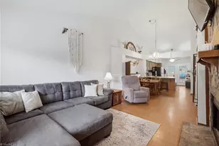 210 Tabor View Ln, Winston-Salem, NC 27106 - Photo 2