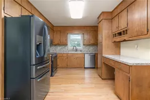 914 Ferndale Dr, Thomasville, NC 27360 - Photo 12