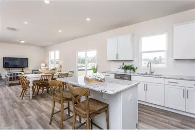404 Chesney Place, Thomasville, NC 27360 - Photo 4