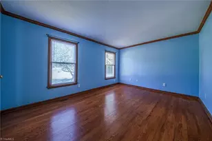 5917 Hickory Grove Rd, Greensboro, NC 27409 - Photo 8