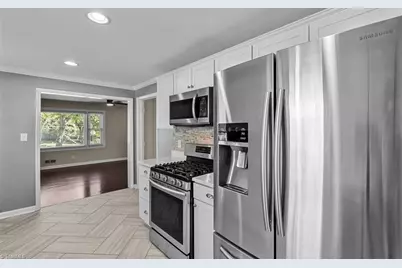 110 Mayflower Drive, Greensboro, NC 27403 - Photo 12