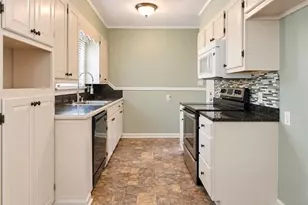 1013 Frank St, Mount Airy, NC 27030 - Photo 2