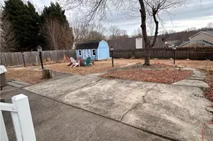 6721 River Hills Dr, Greensboro, NC 27410 - Photo 36
