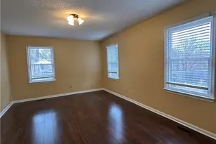 6721 River Hills Dr, Greensboro, NC 27410 - Photo 6