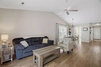 505 Carrington Lane, Thomasville, NC 27360 - Photo 10