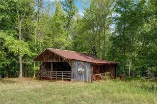 1203 Brooks Rd, Reidsville, NC 27320 - Photo 4