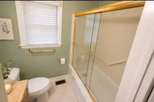 3608 Wilshire Dr, Greensboro, NC 27408 - Photo 8