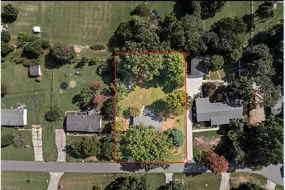 121 Regatta Lane, Mooresville, NC 28115 - Photo 2