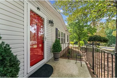 121 Regatta Lane, Mooresville, NC 28115 - Photo 4