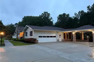 321 Pineview Dr, Mount Airy, NC 27030 - Photo 14
